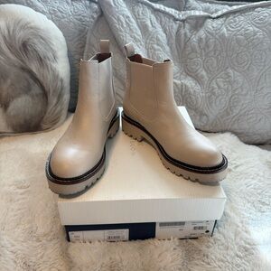 Caslon (Ivory Birch)  Chelsea Boots size 6. New w box. Leather. Beautiful